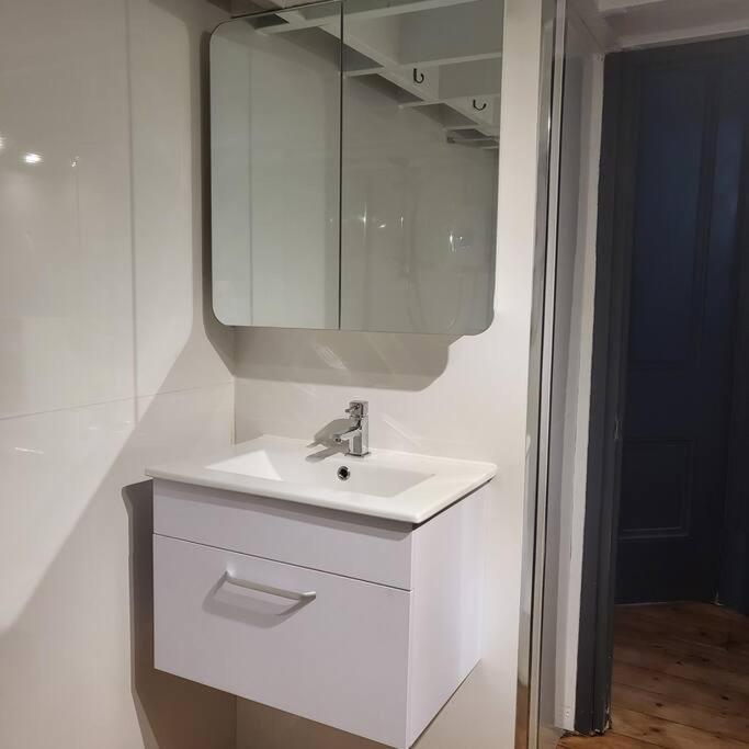 21 Mini Loft Apartment - Great Location - Comfy King Size Bed Hove Extérieur photo